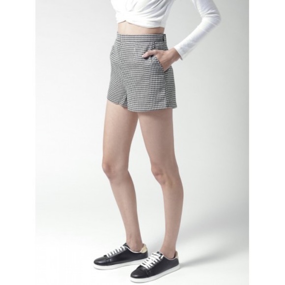 Forever 21 Houndstooth Shorts - Picture 4 of 5